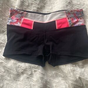 Lululemon women’s athletic spandex shorts